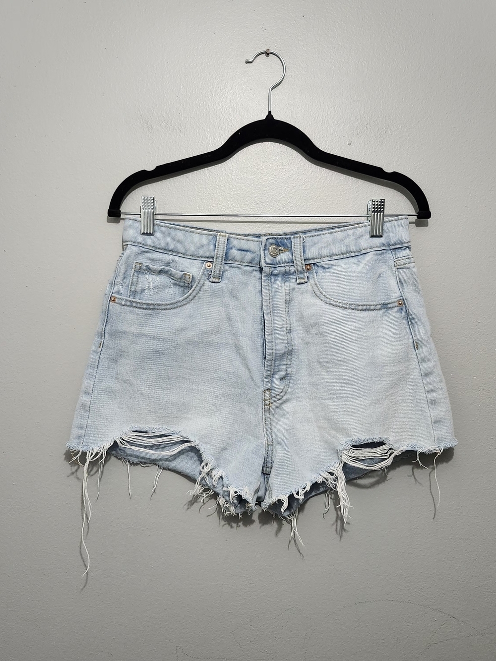 wild fable Highest Rise Cutoff Light Wash Distressed Denim Shorts Size 4